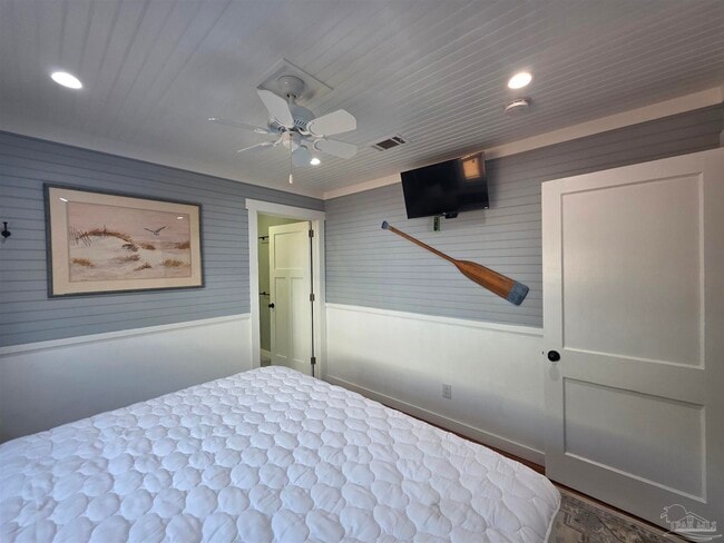 Building Photo - 430 S 1st St