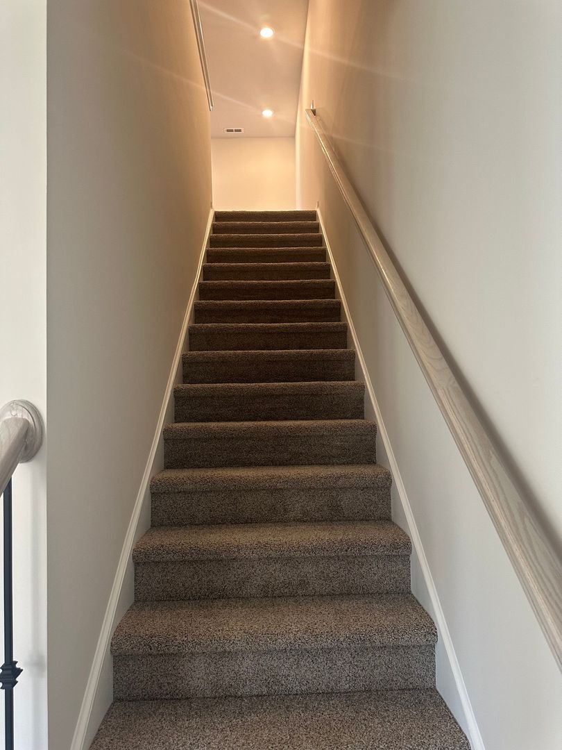 Building Photo - 3645 Shore Wood Ave