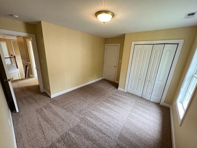 Building Photo - 1006 Goldenview Ct