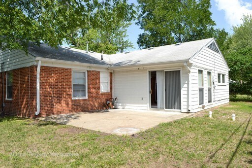 Building Photo - BONUS ROOM!