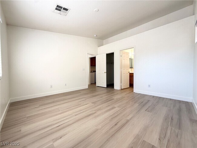 Building Photo - 5718 Royal Sands St