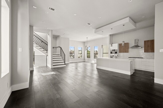 Building Photo - 1615 Wheeler Ave