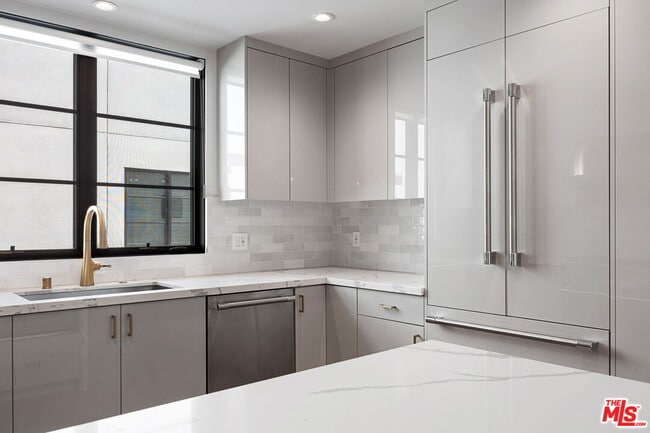 Building Photo - 10612 Kareen Ct
