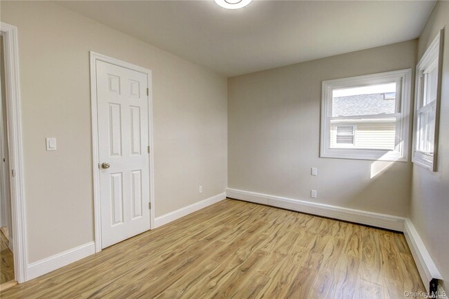Building Photo - 207 Catherine Ave