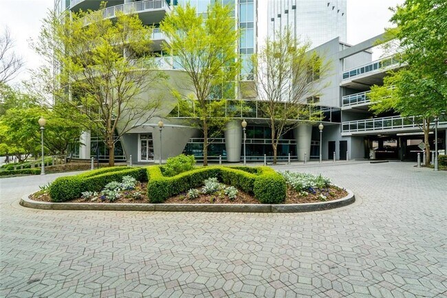 Building Photo - 3338 Peachtree Rd NE