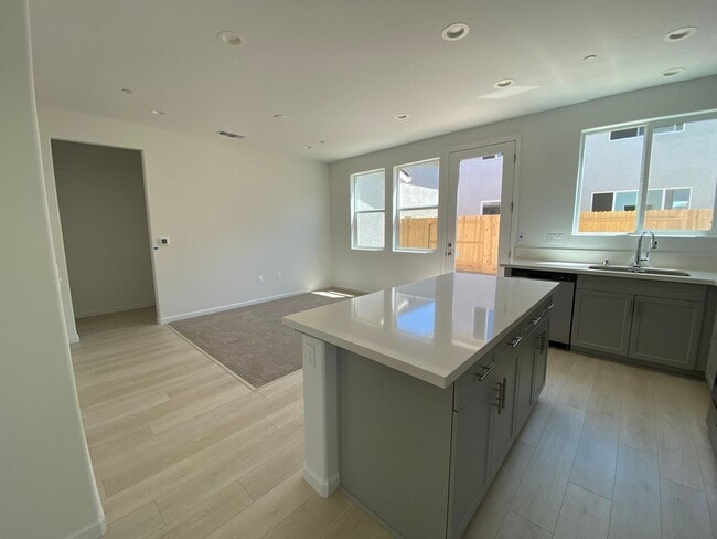 Building Photo - Spacious 4-Bedroom New Build in Prime Nort...