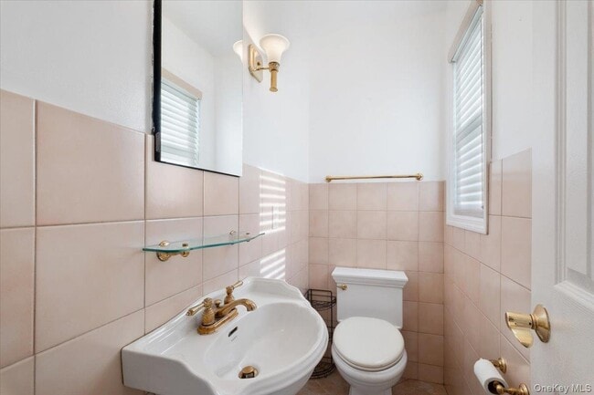 Building Photo - 48 Madison Rd