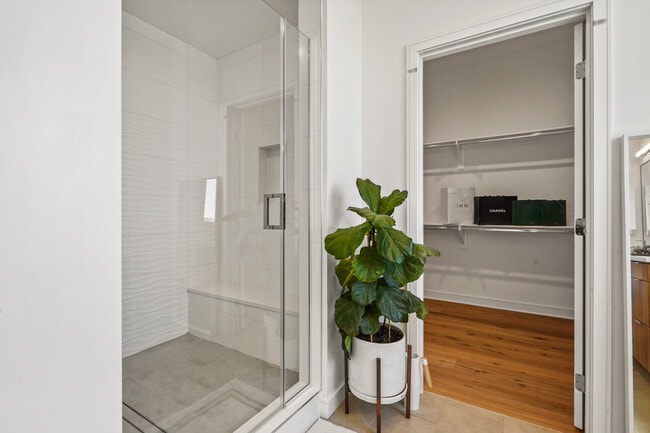 Building Photo - 1122 Panorama Way