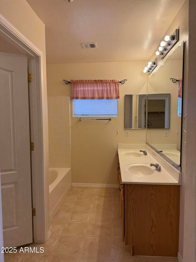 Building Photo - 8044 W Beck Ln