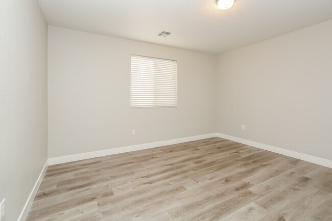 Building Photo - 9481 Havasu Canyon Ave
