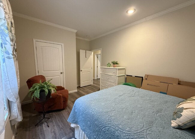 Building Photo - 123 Pete Mann Rd