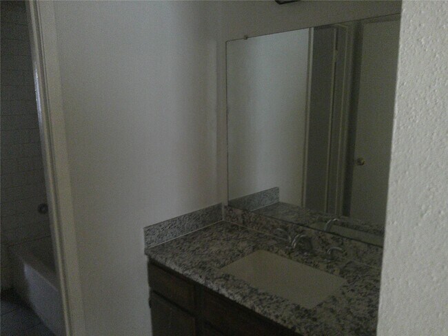 Building Photo - 5771 Easthampton Dr