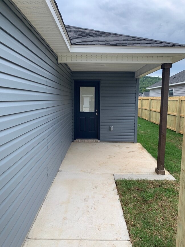 Building Photo - 2566 S Ouachita Dr
