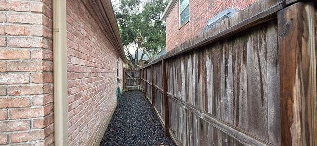 Building Photo - 1214 W Forest Dr