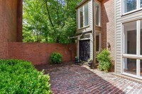 Building Photo - 49 Willow Glen NE