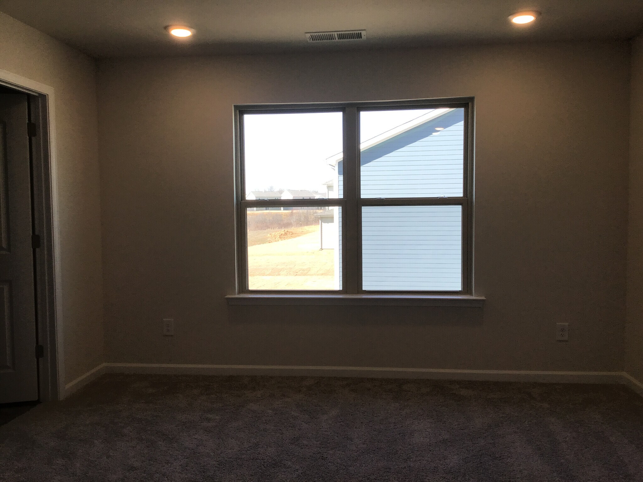 Building Photo - Room in House on Maylen Trace