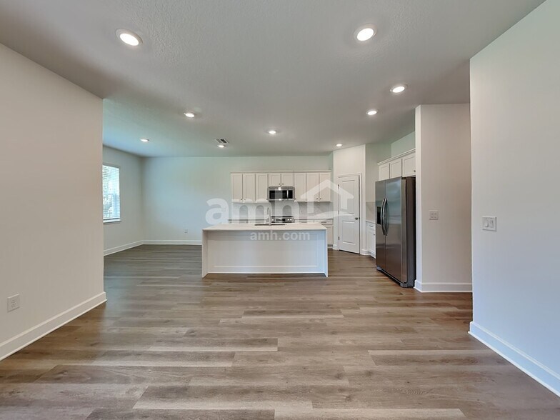 Building Photo - 16710 Cheyanne Ct