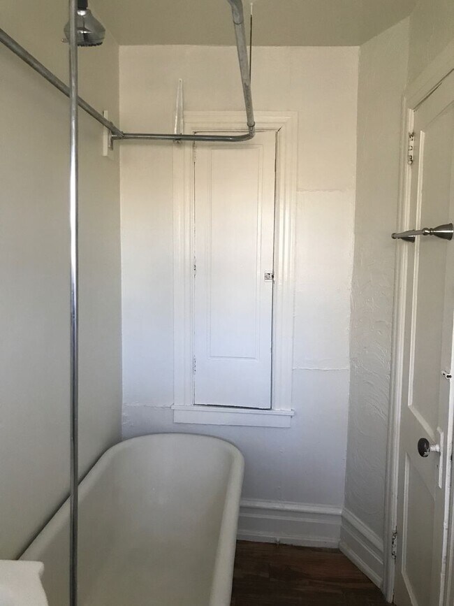 Building Photo - 139 N 10th St