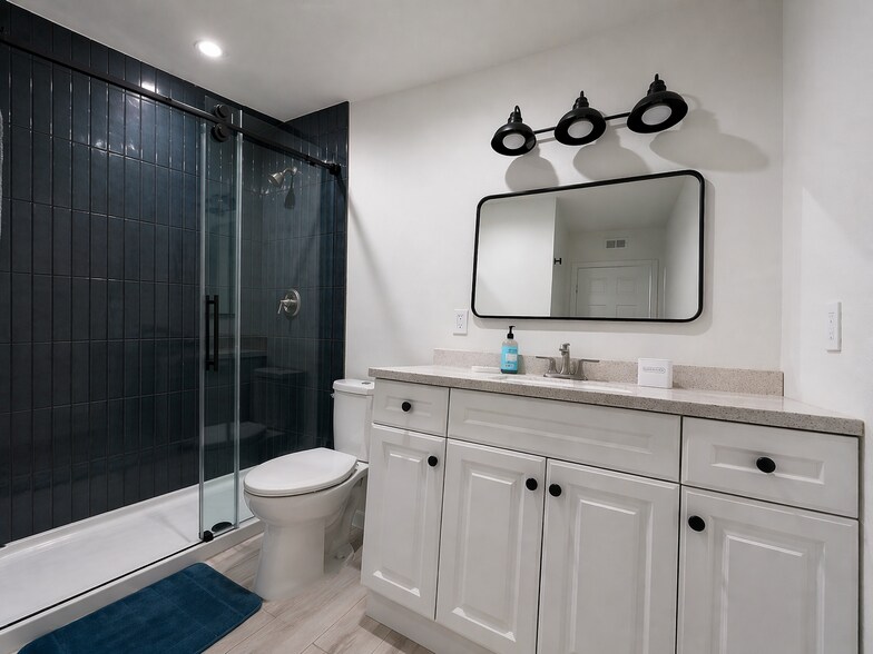 Building Photo - 4201 Bonita Rd