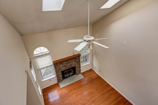 Building Photo - 21 Claver Hill Way