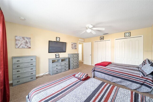 Building Photo - Private Oasis in the Heart of Alachua
