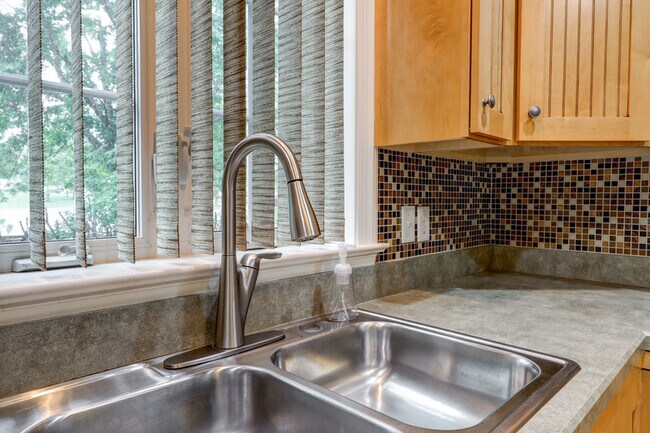 Building Photo - 258 Cool Creek Way