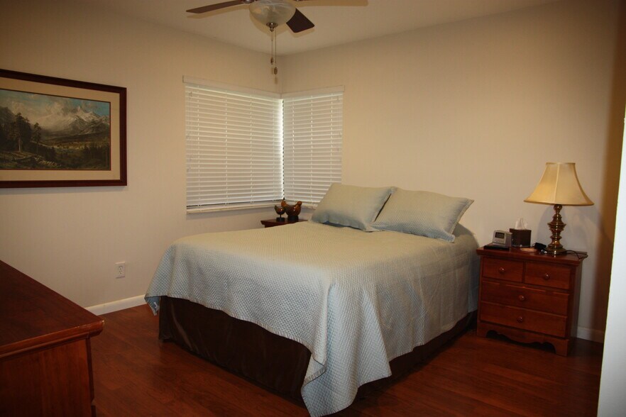 3rd Bedroom - 2662 NW 42nd St