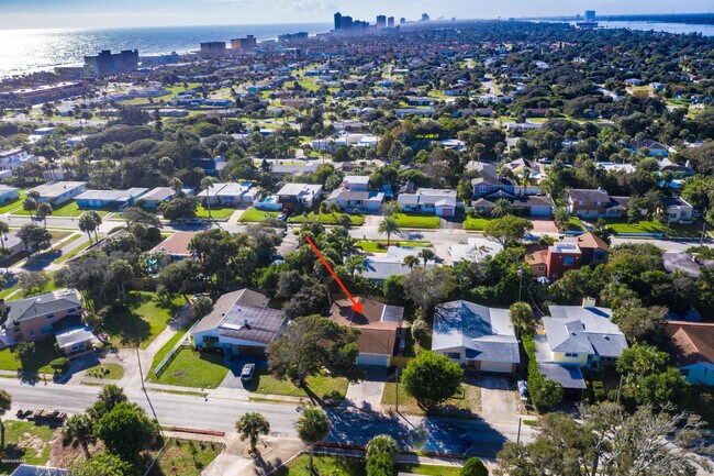 Building Photo - 136 Valencia Dr