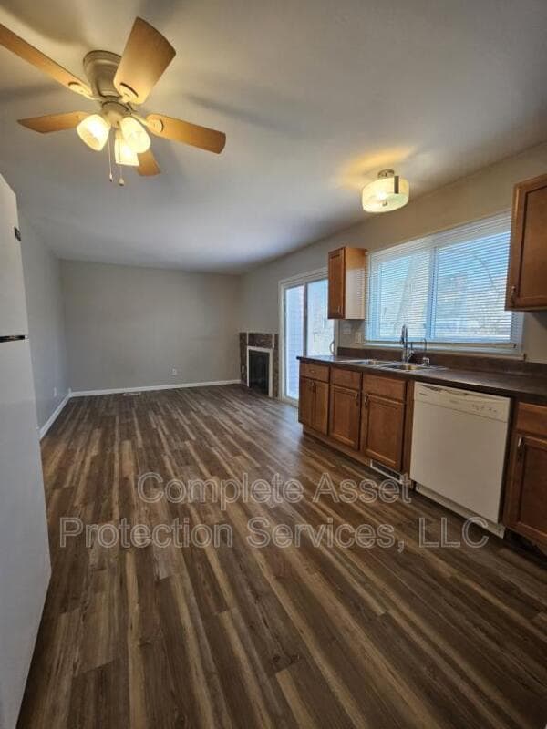 Building Photo - 5955 Tyler Pl