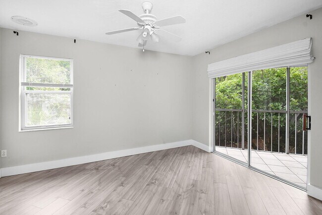 Building Photo - 3266 SE Aster Ln