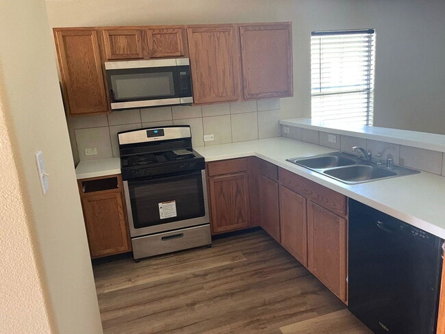 Building Photo - 8714 Sunset Pond Dr