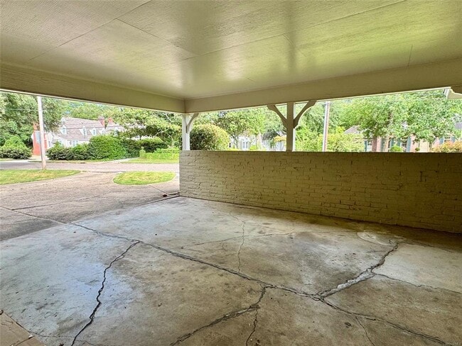 Building Photo - 2431 Midfield Dr