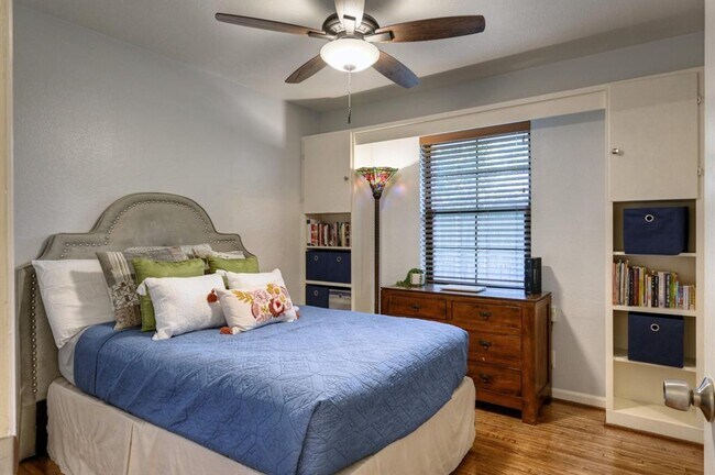 Building Photo - 9527 Vilven Ln