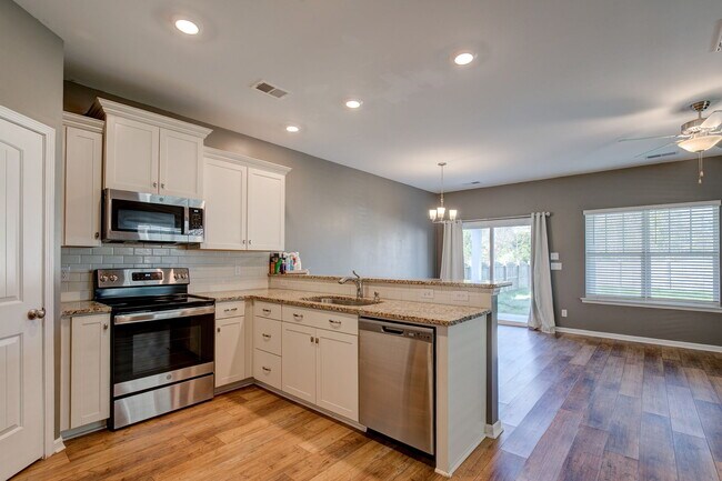 Building Photo - 416 Sandfarm Trail