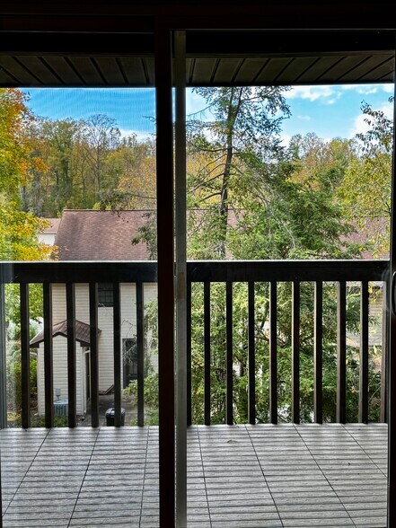 Living room view 2. - 122 Turnwood Ln