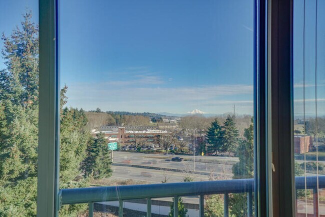 Building Photo - BEAUTIFUL TWO BEDROOM CONDO DOWNTOWN VANCOUVER