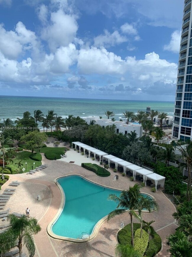 Building Photo - 3001 S Ocean Dr
