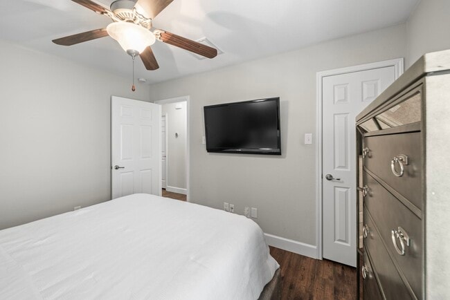 Building Photo - 25803 Orchard Knoll Ln