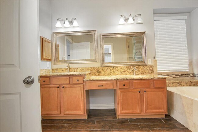 Building Photo - 3014 Brahman Dr