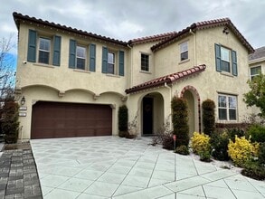 Building Photo - Beautiful home with large backyard in Mountain House