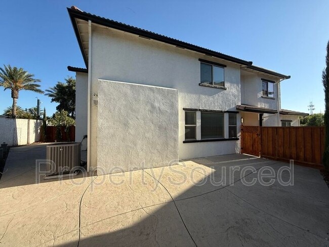 Building Photo - 16615 English Country Trail