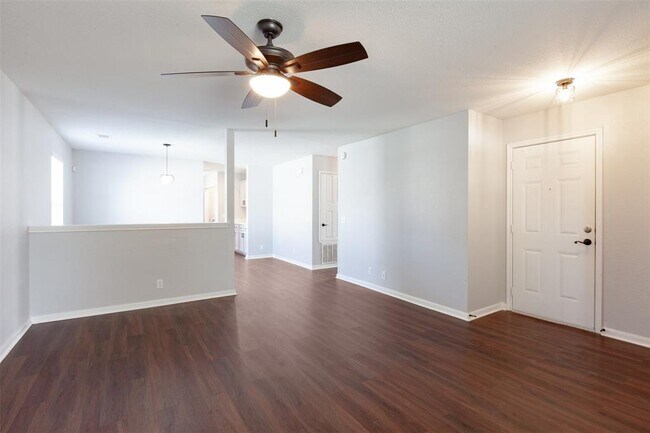 Building Photo - 305 Goddard