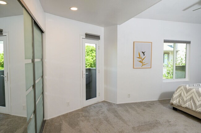 Building Photo - 8450 Via Sonoma