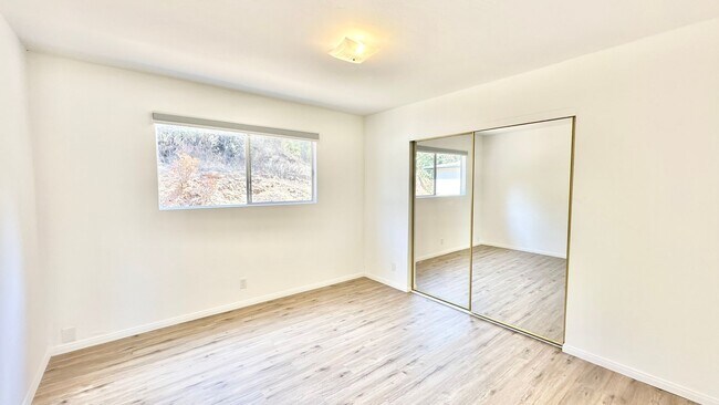 Building Photo - Nicely Updated Country Two-Story Home in t...