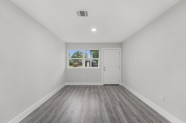 Building Photo - 4630 Clover St