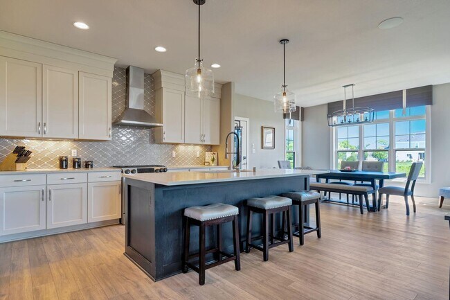 Building Photo - 3122 Mendota Ct