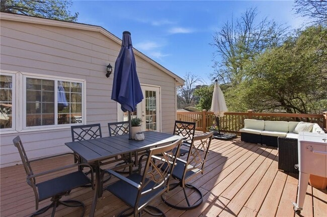 Building Photo - 3112 Dove Way