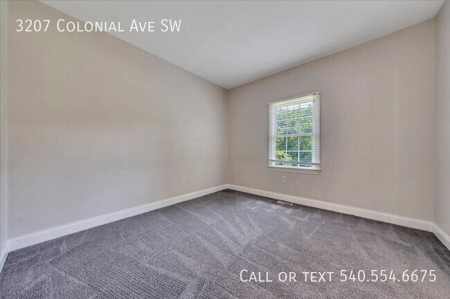 Building Photo - 3207 Colonial Ave SW
