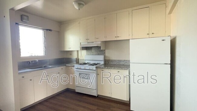 Building Photo - 1438 Liliha St