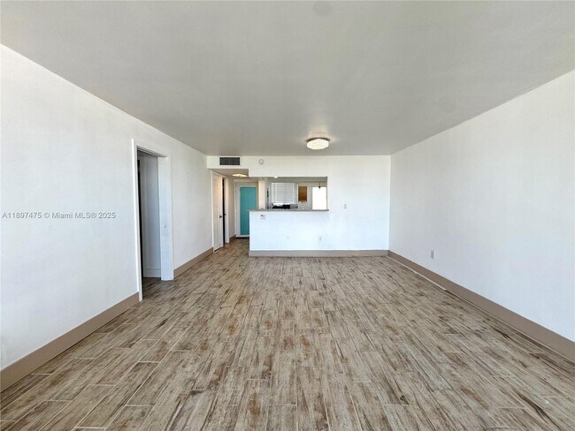 Building Photo - 7850 Byron Ave